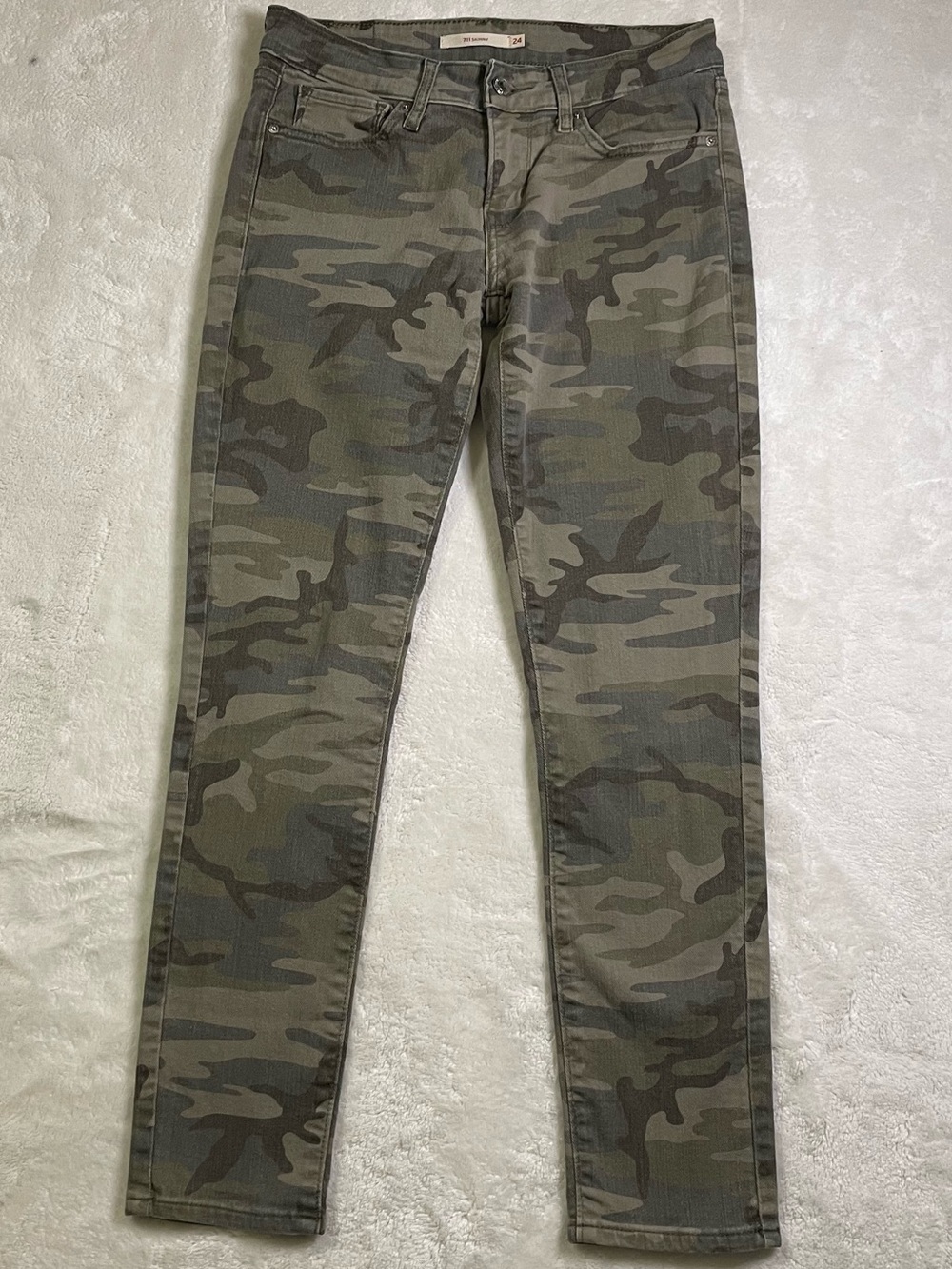 Levi’s 711 Skinny Camouflage Jeans size 24 waist
